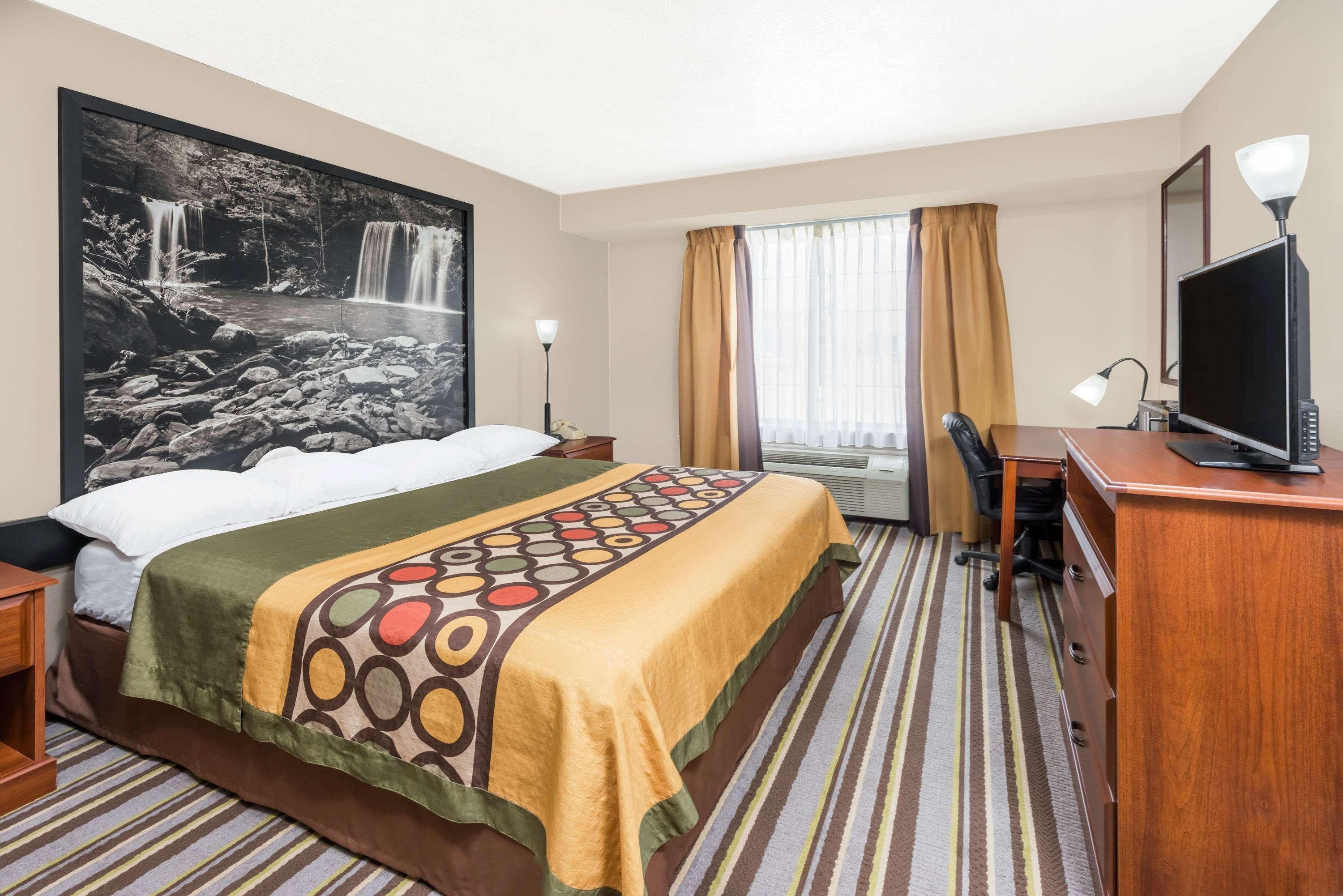 Super 8 By Wyndham Bolivar Exterior photo